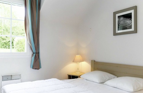 Crozon House | Nice apartment in villa for 6 people with pool, WIFI, TV, terrace, pets allowed and parking