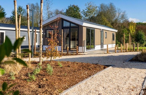 Linden House | Nice apartment in villa for 4 guests with WIFI, TV, terrace and parking