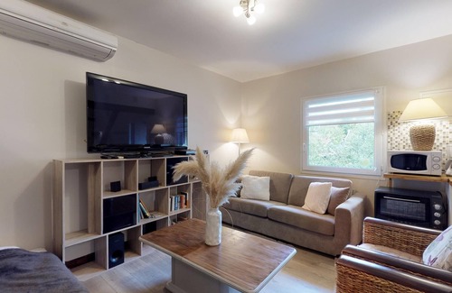 Talmas Apartment | Nice Appart in a stable 8 people, 15 min Amiens