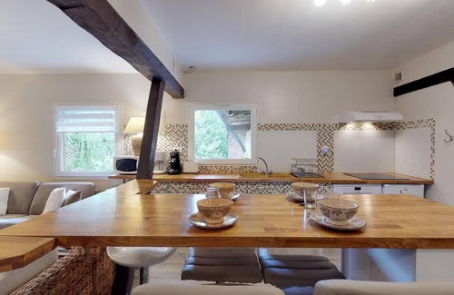 Talmas Apartment | Nice Appart in a stable 8 people, 15 min Amiens