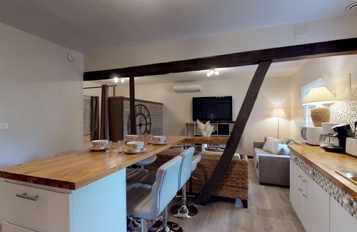Talmas Apartment | Nice Appart in a stable 8 people, 15 min Amiens