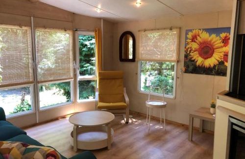 Wechelderzande Ski Chalet | Nice chalet with deck, in the Antwerp Kempen