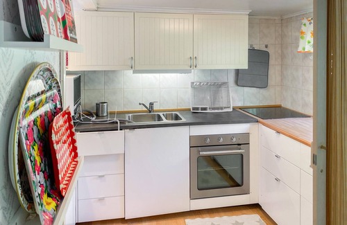 Granna House | Nice home in Bjällebäck with WiFi