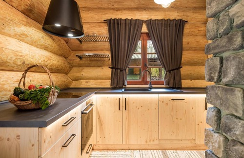 Brod na Kupi House | Nice home in Brod Na Kupi with sauna