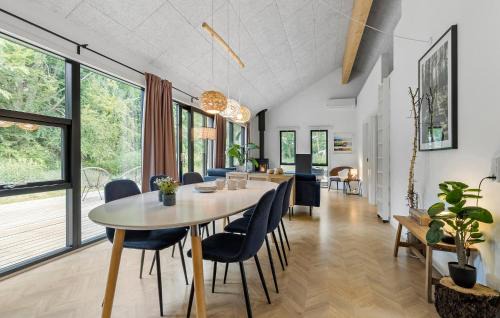 Femmøller House | Nice Home In Ebeltoft With Wifi