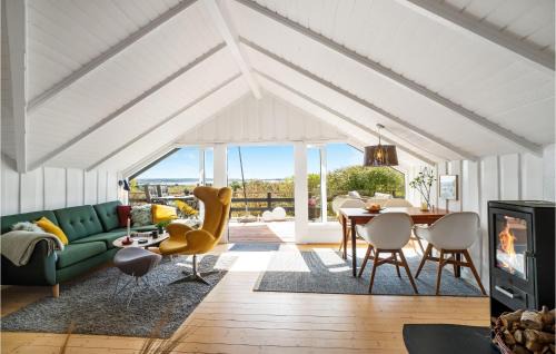 Handrup Strand House | Nice Home In Ebeltoft With Wifi