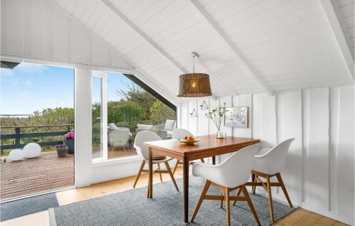 Handrup Strand House | Nice Home In Ebeltoft With Wifi