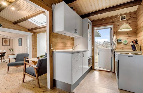 Bønnerup Strand House | Nice home in Glesborg with kitchen