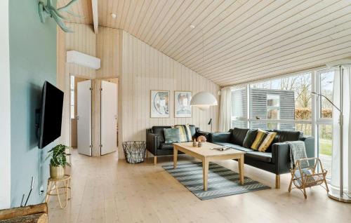 Kelstrup House | Nice Home In Haderslev With Kitchen
