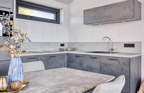 Kerkdriel House | Nice home in Kerkdriel with lake view