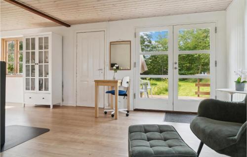 Skodshoved House | Nice Home In Knebel With Kitchen