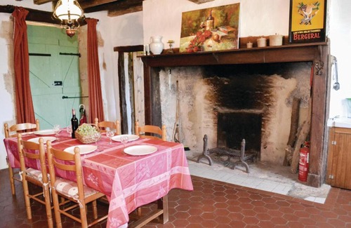 Loubejac House | Nice Home In Le Pouget With 3 Bedrooms, Private Swimming Pool And Outdoor Swimming Pool