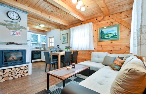 Varazdin House | Nice home in Lovrecan with sauna