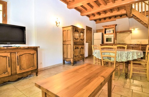Maillane House | Nice home in Maillane with WiFi