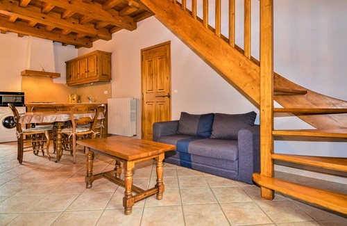Maillane House | Nice home in Maillane with WiFi