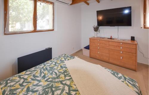 Monteux House | Nice Home In Monteux With Wifi