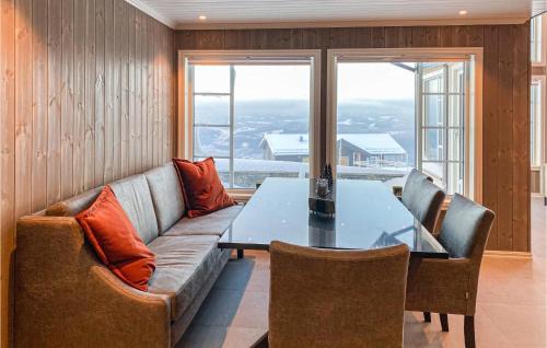 yer House | Nice Home In Øyer With Kitchen