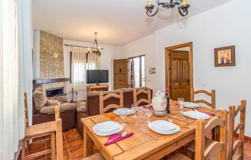 Periana House | Nice Home In Periana With Kitchen