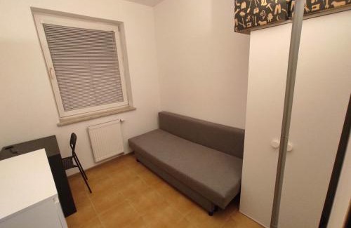 Nowa Praga Other | Nice room with 2 shared bathrooms ,WC , 2km to old town -100m from Metro Szwedzka