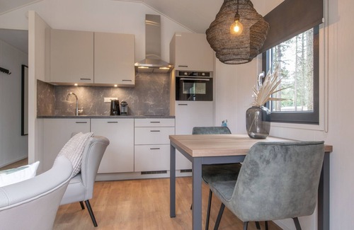 Municipality of Geldrop-Mierlo Ski Chalet | Nice tiny house with air conditioning, on a holiday park, 12 km. from Eindhoven