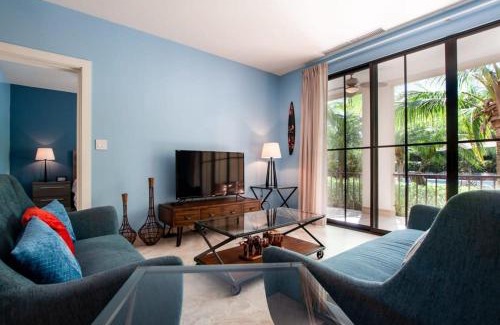 Coco House | Nicely Decorated Ground-Floor Unit in Front of Pool at Pacifico in Coco