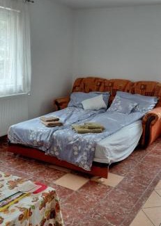 Deg House | Nicoláj Vendégház és Tanya
