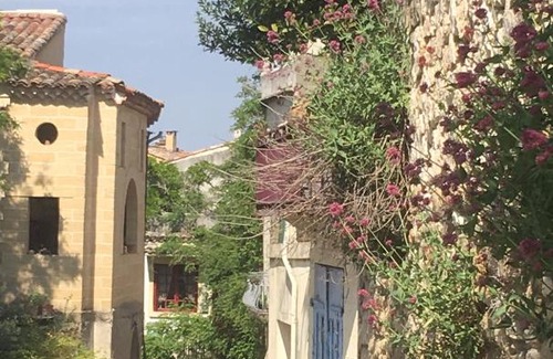 Saint-Quentin-la-Poterie Bed & Breakfast | Nid d'Artiste