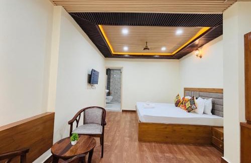 Kuthar House | Night Sky Stay kasauli Entire 3BHK 4BHK 6BHK peaceful with massive Garden Walking Path
