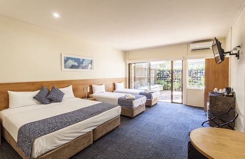 Condell Park Hotel | Nightcap at High Flyer Hotel