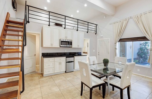 Point Loma Heights Villa | Nimitz & W Point Loma Blvd! Detached Studio Queen Sofa Bed, and loft w/Queen