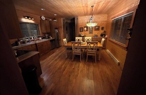 Nimpo Lake House | Nimpo Lake - Tranquil Lakefront Log Home