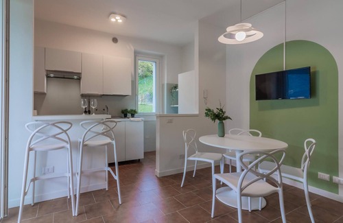 Lezzeno Apartment | Ninfea Apartments by Wonderful Italy - Fern