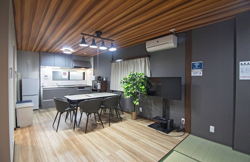 Shin-Osaka Apartment | Nishinaka House