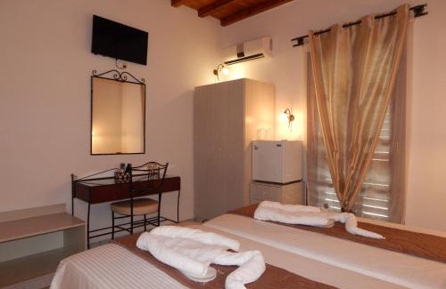 Agios Ioannis Bed & Breakfast | Nisiotiko house in Tinos near the beach