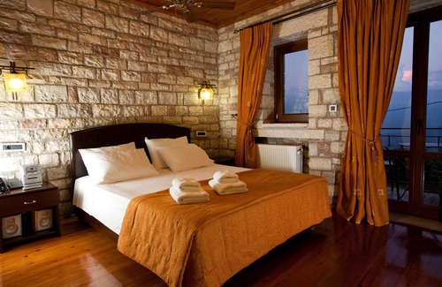 Arta House | Nisista Lodge Mountain View