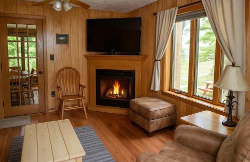Minocqua House | Nitschke's Resort Cabin #15
