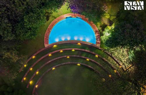 Karjat Villa | Nivaant Farms by StayVista - Green Retreat with Pool, Orchard, Jacuzzi & Gazebo