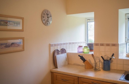 Ballynahinch Cottage | No 4 Old Manor Ballynahinch - sleeps 6 guests in 3 bedrooms