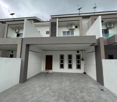 Tersusun Pundut House | No 61 Nazirin Homestay Tmn Indah Raya 2 Manjung Lumut