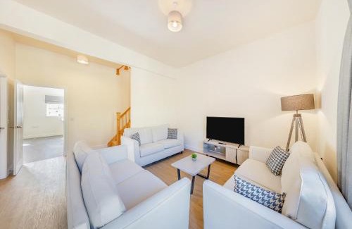 Felton House | No 8 - Goodwood - Uk47941