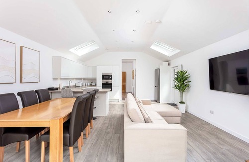 Prestwick House | No20 Mansfield House - Donnini Apartments