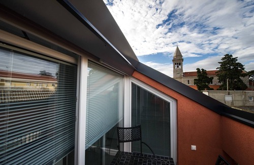 Pakostane Apartment | No5 Town-view Attic Studio