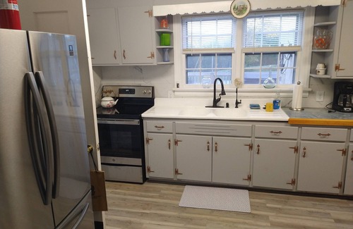 Piney Mountain Other | #NoCleaningFee! Pool Table, Hot tub, fireplace overlooking Wreck Island Creek