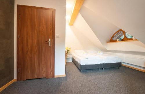 Kobyla Gora House | NOCLEGI DREWNIANA CHAŁUPA