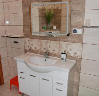 Zarki House | Noclegi nad Leśniówką