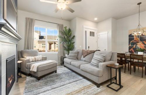 Centerra House | NOCO Retreat with King Beds, Fireplace, Scenic Trails