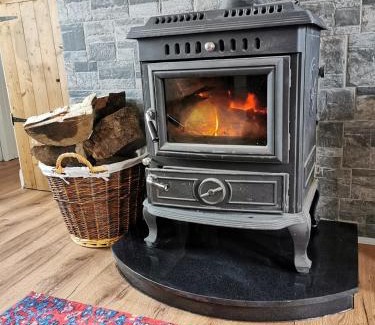 Ahascragh Villa | Nomad's Cottage and Yurt