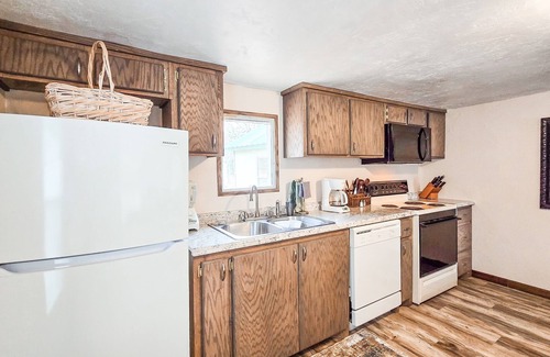 Longtown House | Nonie's Rustic Retreat I Cabin in Longtown