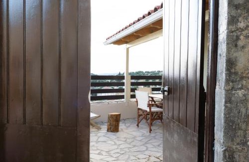 Faraklata Apartment | Nonna's Eftihia cottage on the hill