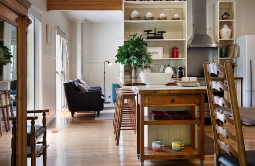 Hepburn House | Noonameena - Stunning Outdoor Entertaining!